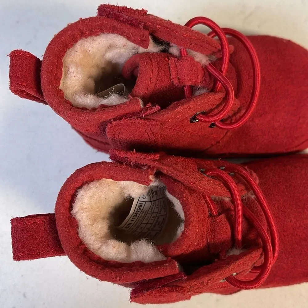 UGG Neumel Baby Size 2/3 - Samba Red